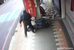 桃市议员黄琼慧服务处赖萧春联初一遭割毁 警速逮涉案阿北送办