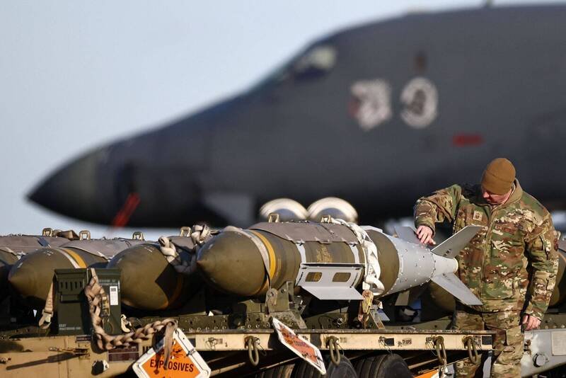 在伊朗战争爆发近2周来，AI生成的假影片与影像，在社群平台上已累积数千万次观看。（法新社）