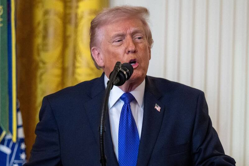 美国和以色列2月28日对伊朗发动空袭。美国总统川普2日向国会发出正式通知，通报美国对伊朗的空袭行动。（彭博）