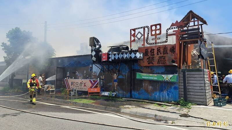 台东市外环道阿里岸风味餐厅中午火警。（记者黄明堂摄）