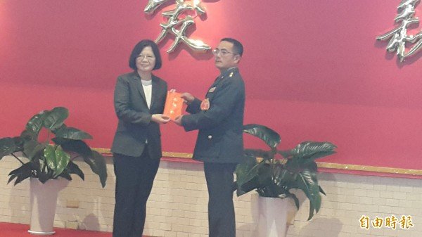 总统蔡英文致赠加菜金。（记者陈文婵摄）
