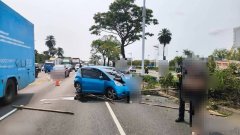 小港连环撞！男戴妻、幼女撞联结车、小货车 喷过安全岛冲对向