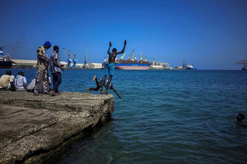 伊朗军方呛封锁红海（见图）及波斯湾、阿曼湾的贸易通道。（法新社）