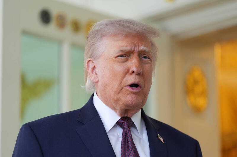 川普宣布封锁荷姆兹海峡，外媒分析目的在于逼中国施压伊朗让步。（美联社）