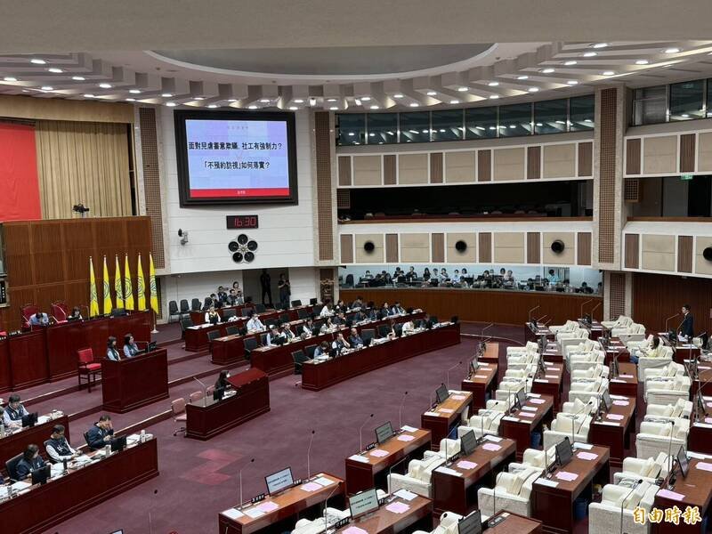 北市议会今进行民政部门质询，剀剀案社工判决受到关注。（记者甘孟霖摄）