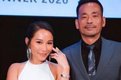 洗米嫂回归富太圈:洗米华11岁女儿潜水 海边拍摄性感照片