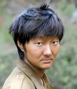 49岁王大治近况曝光！曾娶美女戴露闪婚闪离 如今再婚生活很幸福