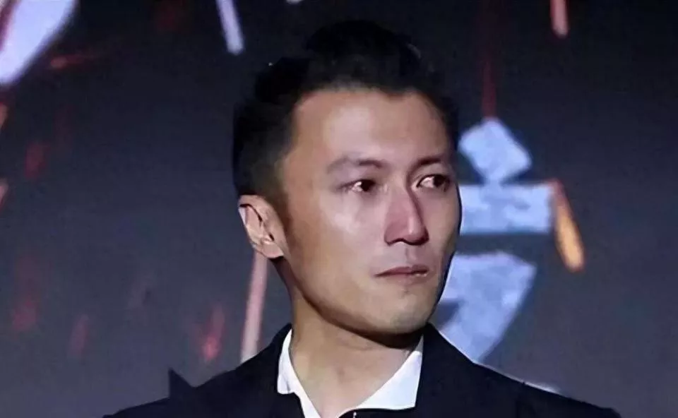 看了没和王菲过七夕的谢霆锋，才懂他爱的多卑微
