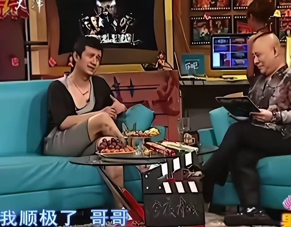 文章大女儿18岁啦!文爱马穿白裙剪波波头 像极了年轻时的马伊琍