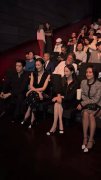井柏然刘雯坐一起看秀,周迅张钧甯气质在线