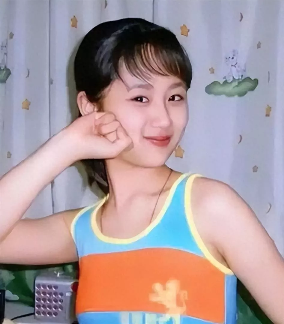 背后男人曝光后,34岁杨紫再传喜讯,张一山评价一针见血
