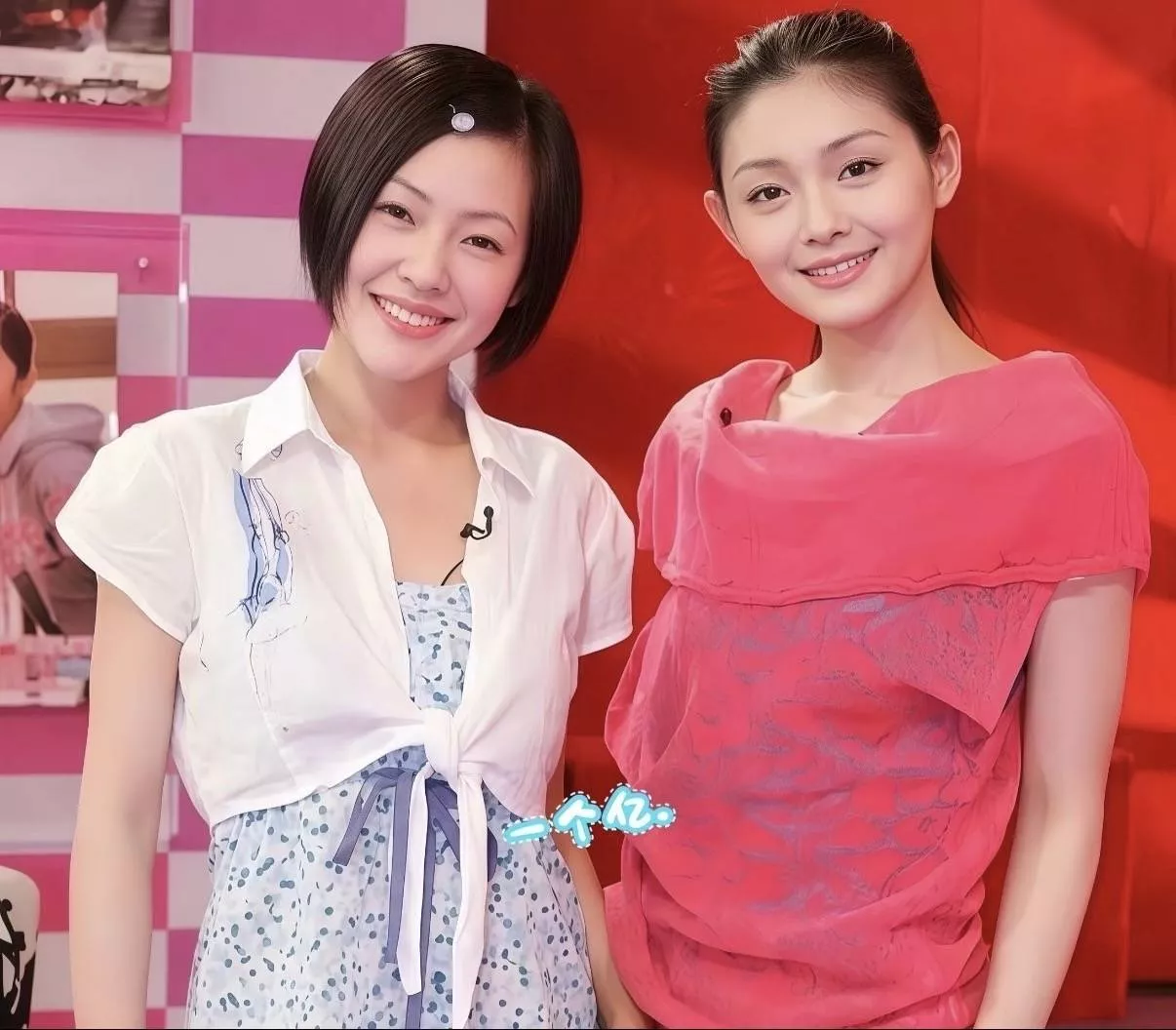 小S香港给84岁婆婆庆生，S妈穿名牌背迪奥很富态
