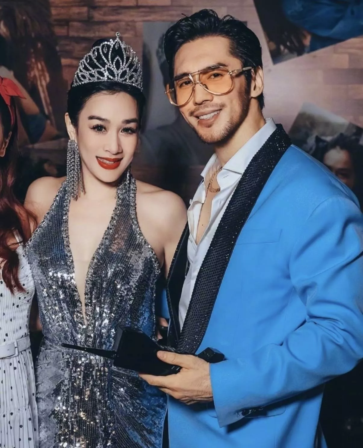 钟丽缇夫妇走机场,她腰粗胯宽得有140斤