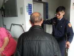 帅警留职停薪当红牌男公关诈百万 复职后还涉泄密被起诉