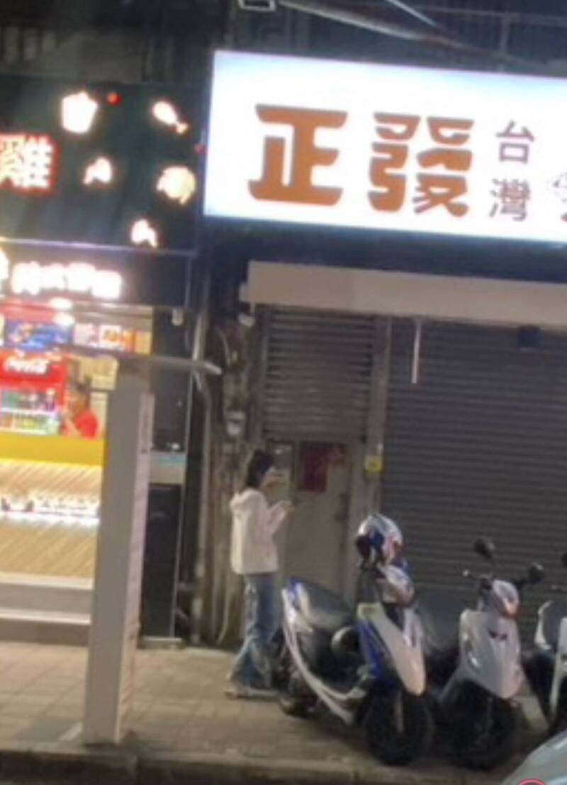新竹市东区光复路18日晚间发生一起追撞车祸，女驾驶遭控「撞人不下车」，但网友秒原谅歪楼讨论女驾驶姣好的身材。（读者提供）